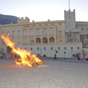 Célébration de la fête de la Saint-Jean 2013 sur la place du Palais. 
© Archives du Palais Princier – Gaetan Luci